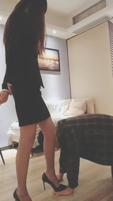 【网盘】【美娜格格】银行女职员高跟踩/肉丝捂脸【双视角版】 bf25108