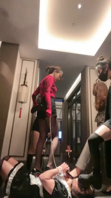 【网盘】【微因】精彩-4S开发女仆店员工/狗爬/圣水【四视角压缩版】bf25150