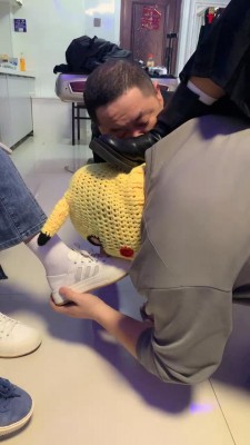 【网盘】【精神小妹】九S群调双狗-骑脖子做蹲起/吃口水裸足舔 bf25341