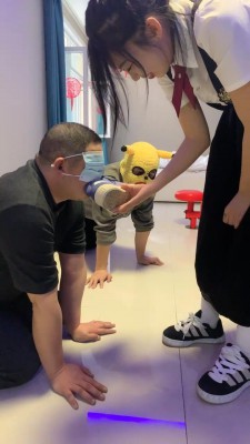 【网盘】【精神小妹】九S群调双狗-骑脖子做蹲起/吃口水裸足舔 bf25341