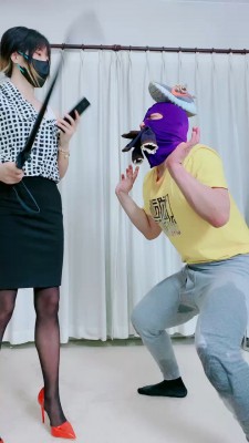 【网盘】【美离子】手捧水盆鞭打踢打/水窒息/叼袜子发骚 bf25616