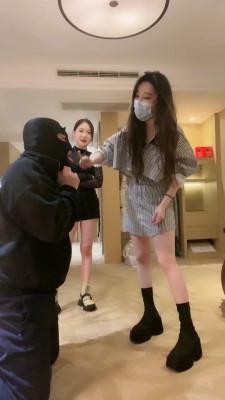 【网盘】【维妮】精彩!3S全体重踩踏/转胯/狠抽【三视角版】 bf25660