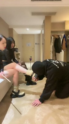 【网盘】【维妮】精彩!3S全体重踩踏/转胯/狠抽【三视角版】 bf25660