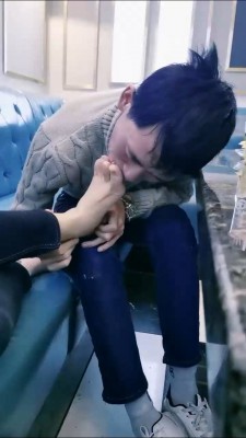 【网盘】【鹿梦兮】KTV姐妹花玩废狗【双视角版】 bf25846