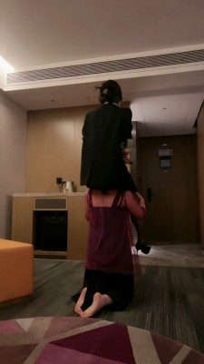 【网盘】【丹祖宗】玩小三母狗-黑丝插嘴/骑马/喝圣水/吃烟灰 bf25934