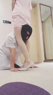 【网盘】【美娜格格】护士与医生的故事-腿绞转胯/白丝诱惑舔/耳光 bf25991