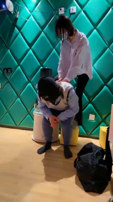 【网盘】【Q月】脏老爹鞋黑棉袜辱-转胯踩踏强制闻舔 bf26194