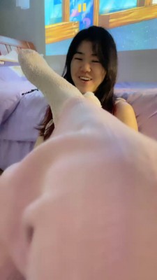 【网盘】【橘子没熟】超美母畜-棉袜脚踩-叼袜子-羞涩舔脚 bf26299