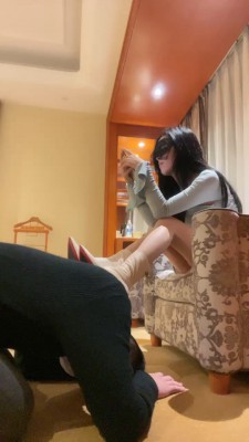 【网盘】【KiKi】双狗争宠比赛-提档/遛狗/运动鞋踩踏/棉袜跪舔【完整版】 bf26465