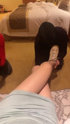 【网盘】【KiKi】双狗争宠比赛-提档/遛狗/运动鞋踩踏/棉袜跪舔【完整版】 bf26465