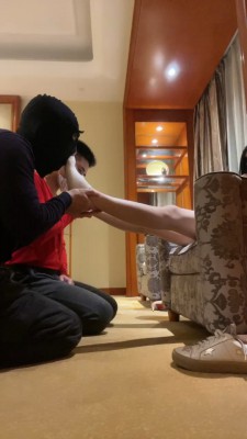 【网盘】【KiKi】双狗争宠比赛-提档/遛狗/运动鞋踩踏/棉袜跪舔【完整版】 bf26465