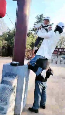 【网盘】【孤傲小主】双S-旅游景区玩弄暴打狗【双视角版】 bf26535