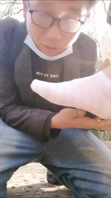 【网盘】【孤傲小主】双S-旅游景区玩弄暴打狗【双视角版】 bf26535