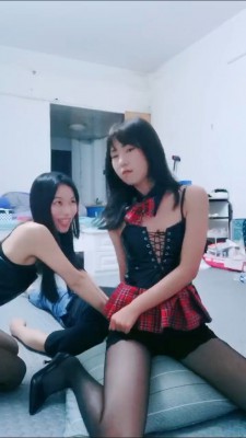 【网盘】【果儿S】双S-圣水泡辣条-耳光专场-骑脖子【双视角完整版】bf26783