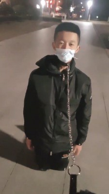 【网盘】【嫦娥】深夜户外犬化-转胯爬行/长靴踩踏碾压 JS23040902