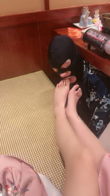 【网盘】【奈奈生】足浴店舔和服小姐姐裸足/喂食 JS23041805