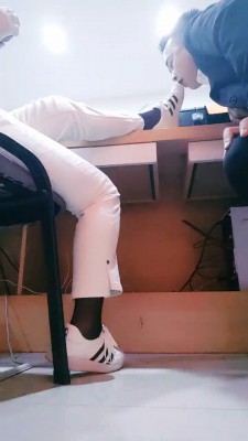 【网盘】【小贱】素人同事脏鞋黑丝狂舔 bf27214