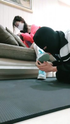 【网盘】【蕾拉S】脏鞋踩踏喂食/舔原味脚 bf28281