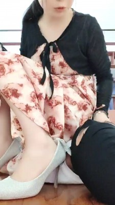 【网盘】【申小悦】狗链遛狗/肉丝脚踩狗/喂口水/踩狗爪 bf28300