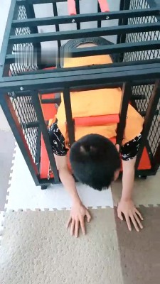 【网盘】【媚娘S】姐妹狗笼圈养双狗-全体重踩踏【双视角版】 JS23051706