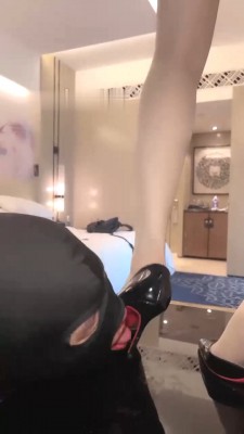 【网盘】【万一】情侣主vs绿帽-踩头接吻/高跟碾踩/脚深喉/全体重深喉 bf28694