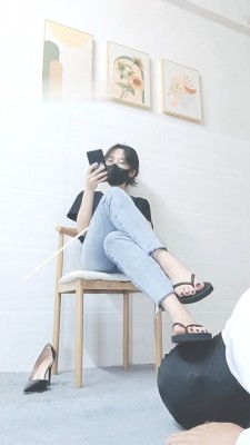 【网盘】【灵竹】高跟-裸足-拖鞋踩狗头/裸足插嘴 bf28559