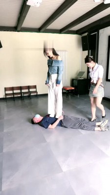 【网盘】【宫雪大人】双S-暴力提档/全体重踩狗头/转胯 bf28860