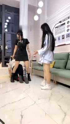 【网盘】【阿昆】3S学生主-运动鞋踩/人肉座椅/踩踏转胯闻臭袜/喝圣水 bf28869