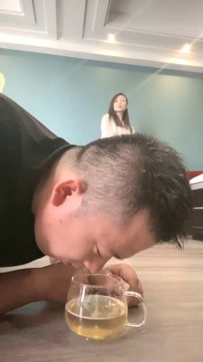 【网盘】【魅儿】马奴训练/厕纸圣水/舔裸足 bf29268