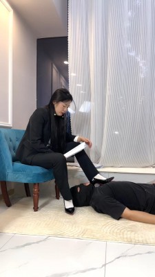 【网盘】【羊羊】剧情-老师与学生-高跟白袜-骑马爬行/踩踏/闻舔原味 bf29292