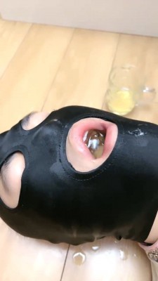 【网盘】【妍主大大】女护士圈养家畜-关笼子/掐肉/鞭打遛狗/舔内裤 bf29368