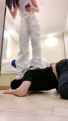 【网盘】【甜一】舔超脏小白鞋/闻船袜/咀嚼袜子 bf29643