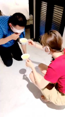 【网盘】【尤黎】喝漱口水/吃鼻涕/狗姿势舔圣水 bf29820