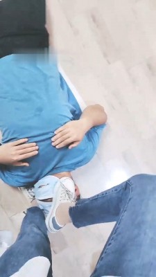 【网盘】【嘉妮】下跪伺候-胯下辱/踩踏/臭脚捂脸 bf29582