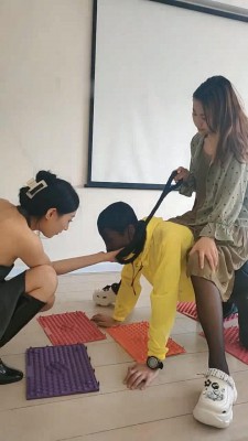 【网盘】【7Waves】御姐S带闺蜜调/骑马遛/耳光/浓痰吐脸/喝混合饮料 bf30348