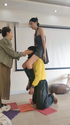 【网盘】【7Waves】御姐S带闺蜜调/骑马遛/耳光/浓痰吐脸/喝混合饮料 bf30348