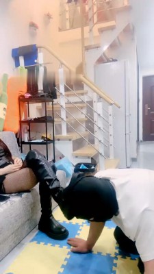 【网盘】【兔兔大人】长靴全体重踩/骑马/网袜闻舔/耳光 bf30398