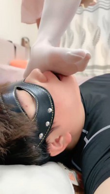 【网盘】【娇娇】小白鞋白丝踩狗/耳光/喂口水/吃袜 bf30756