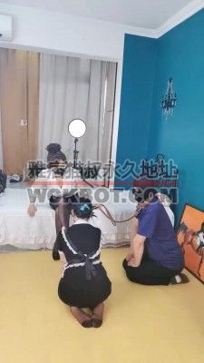 【网盘】【魔鬼天使】情侣奴下跪伺候-鞭打/高跟踩 bf31148