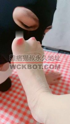 【网盘】【木子大大】美容院S-闻舔肉丝高跟/耳光踩踏/插嘴 bf34481