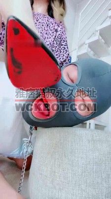 【网盘】【美离子】高跟诱惑舔-小白鞋+皮靴踢虐裆/鞭打踩踏【完整版】 bf31622