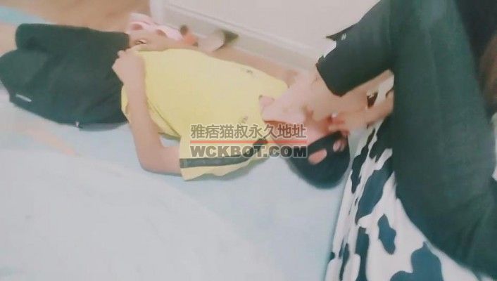 【网盘】【萤火大人】保鲜膜捆绑/白袜塞嘴/鞭打踢踹/踩脖掐脖窒息 bf32005