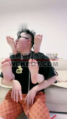 【网盘】【甜心教主】双S-运动鞋白袜闻舔/转胯骑马/踩踏【双视角版】 bf32512