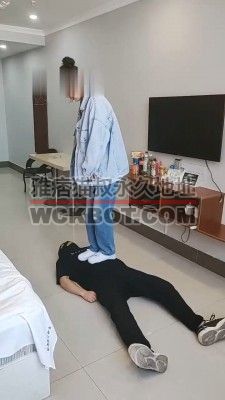 【网盘】【吴迪】素人S首调-踩踏耳光/闻鞋舔脚转胯 bf33059