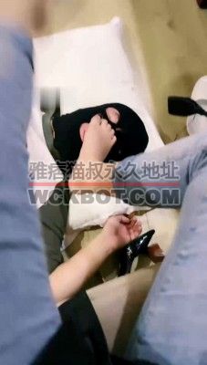 【网盘】【绝美兔女王】吃丝袜/黑长靴高跟跪舔 bf33791