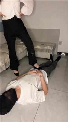 【网盘】【2024-11-04】【凶大无挠】白领S-坐脸窒息/高跟美腿玩虐 bf46087