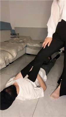 【网盘】【2024-11-04】【凶大无挠】白领S-坐脸窒息/高跟美腿玩虐 bf46087