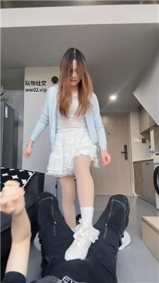 【网盘】【2024-11-04】【狗哥】路边开发-小白鞋白袜踩踏/连环踢裆 bf46214