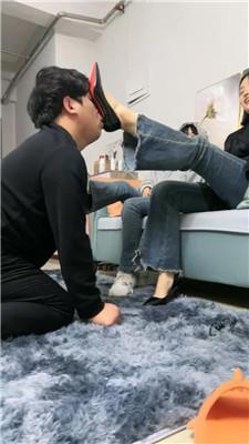 【网盘】【2024-11-04】萝卜双女暴打贱狗耳光脸都打肿了 JS241026-15