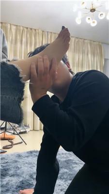 【网盘】【2024-11-04】萝卜双女暴打贱狗耳光脸都打肿了 JS241026-15